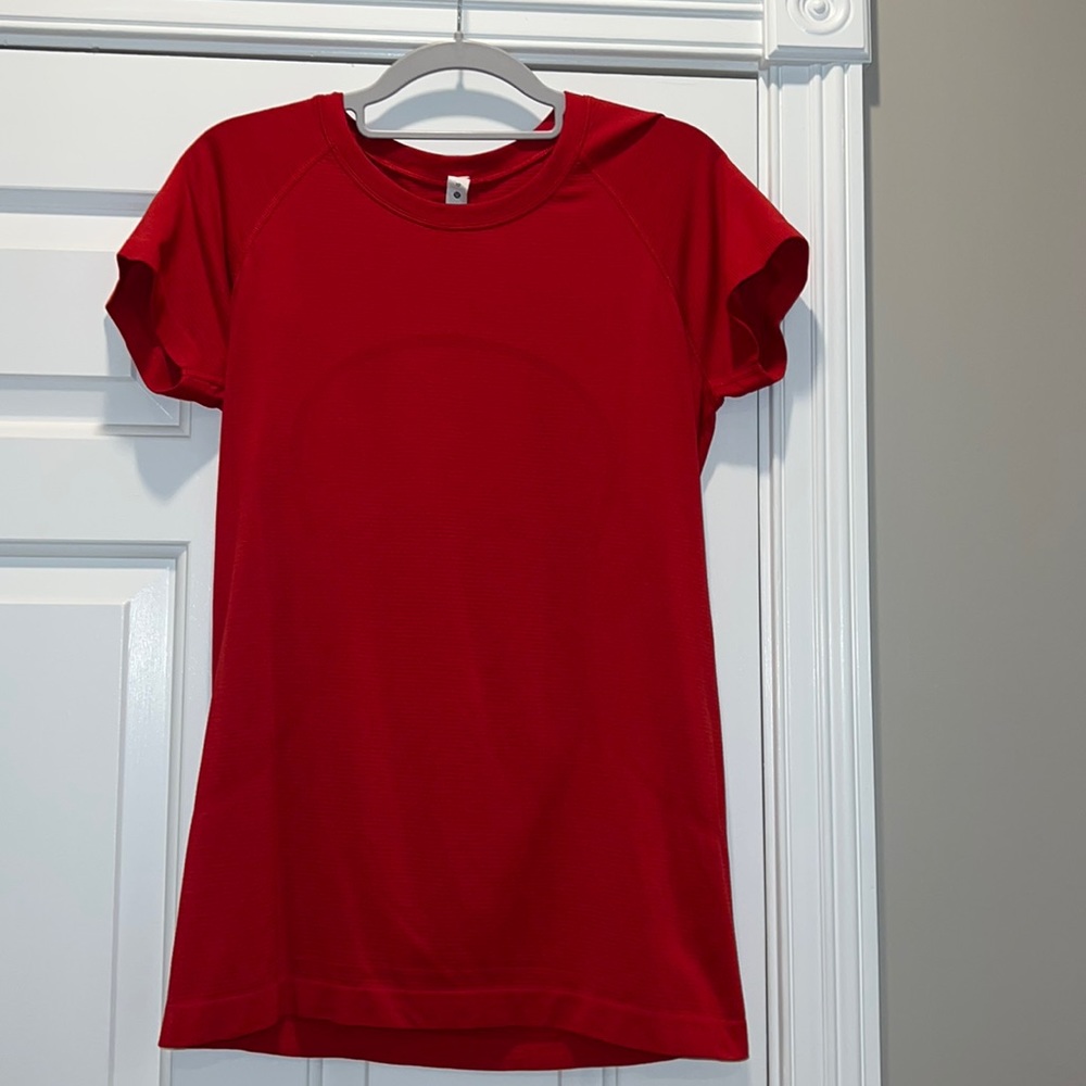 Swiftly Tech Short Sleeve Shirt 2.0- Red